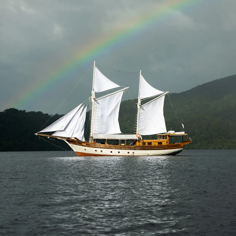 Anne Bonny, Phinisi, 3 cabins for 9 guests