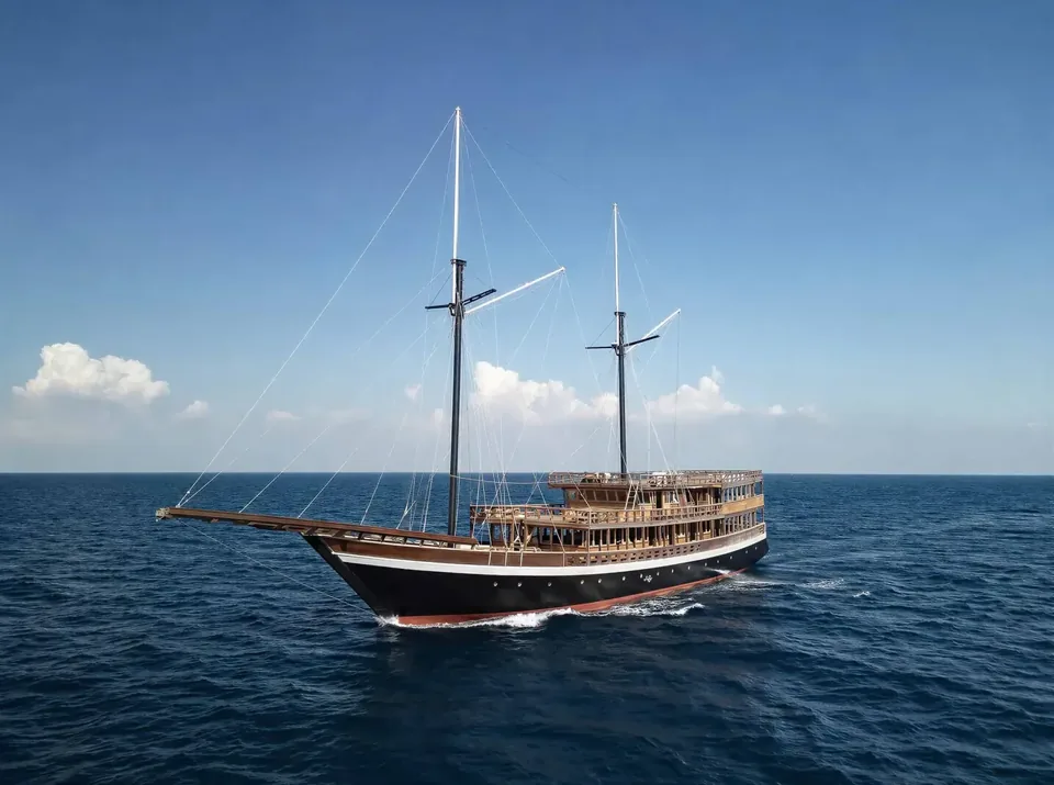 Coralia II, 51.8 m Traditional Indonesian Phinisi, 8 cabins for 16 guests