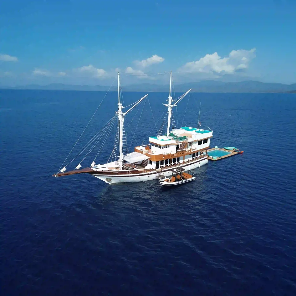 Kayra, 38 m Phinisi, 4 cabins for 8 guests
