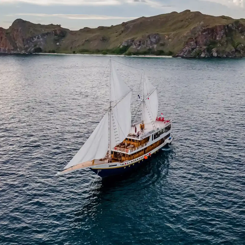 Nusa Kembara, Schooner, 8 cabins for 16 guests