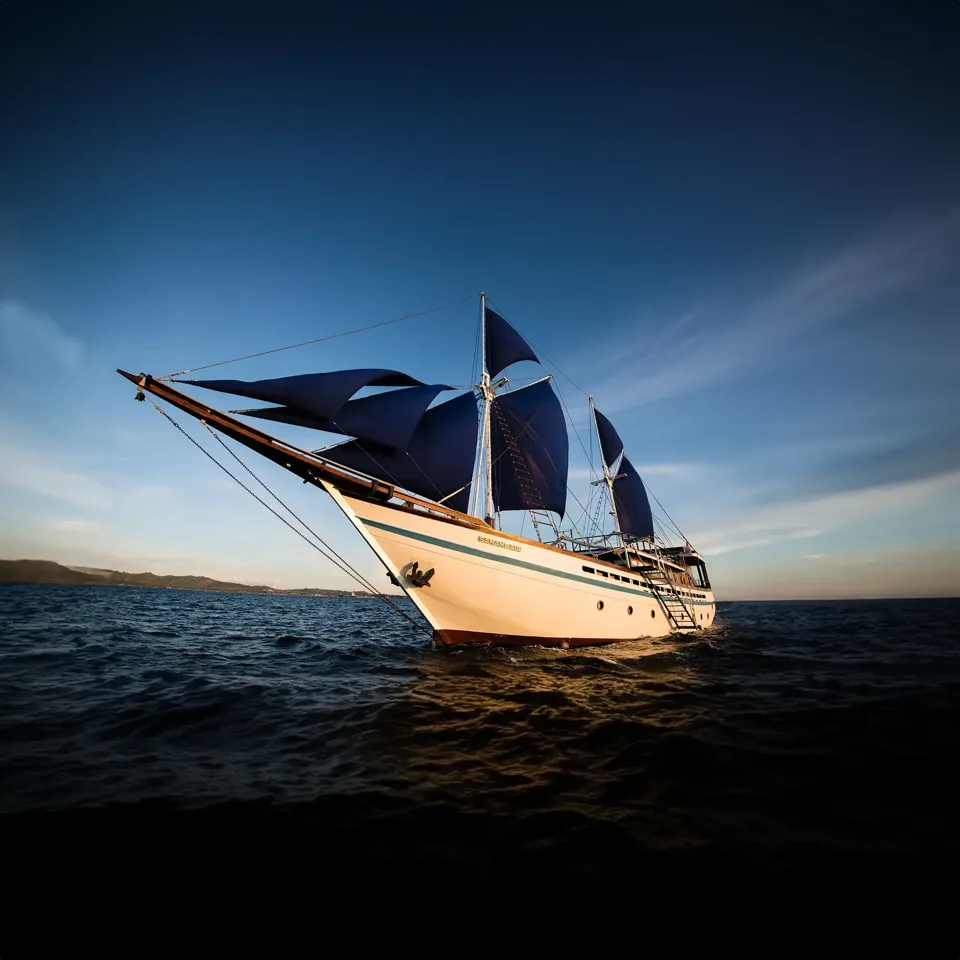 Samambaia, Traditional two mast wooden Phinisi schooner, 7 cabins for 14 guests