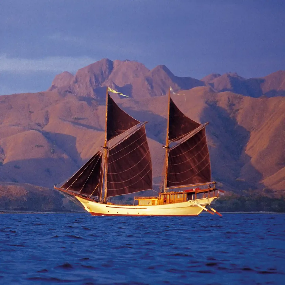 Silolona, Traditional Gaff Rig Phinisi, 5 cabins for 10 guests