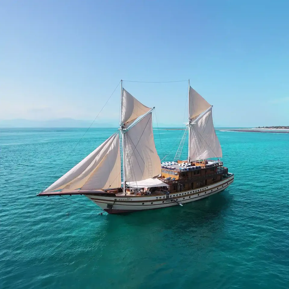 The Maj Oceanic, 47 m Wooden Traditional Ship, 6 cabins for 12 guests